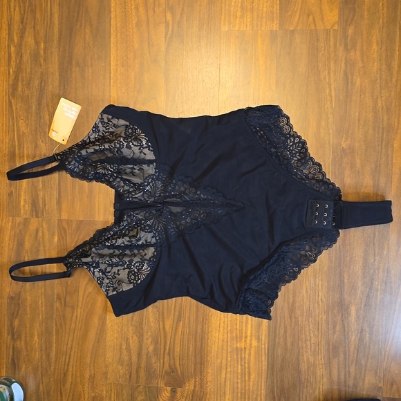 Popilush The Shapewear Bodysuit Full Coverage Alluring Plunge Lace - Picture 3 of 12